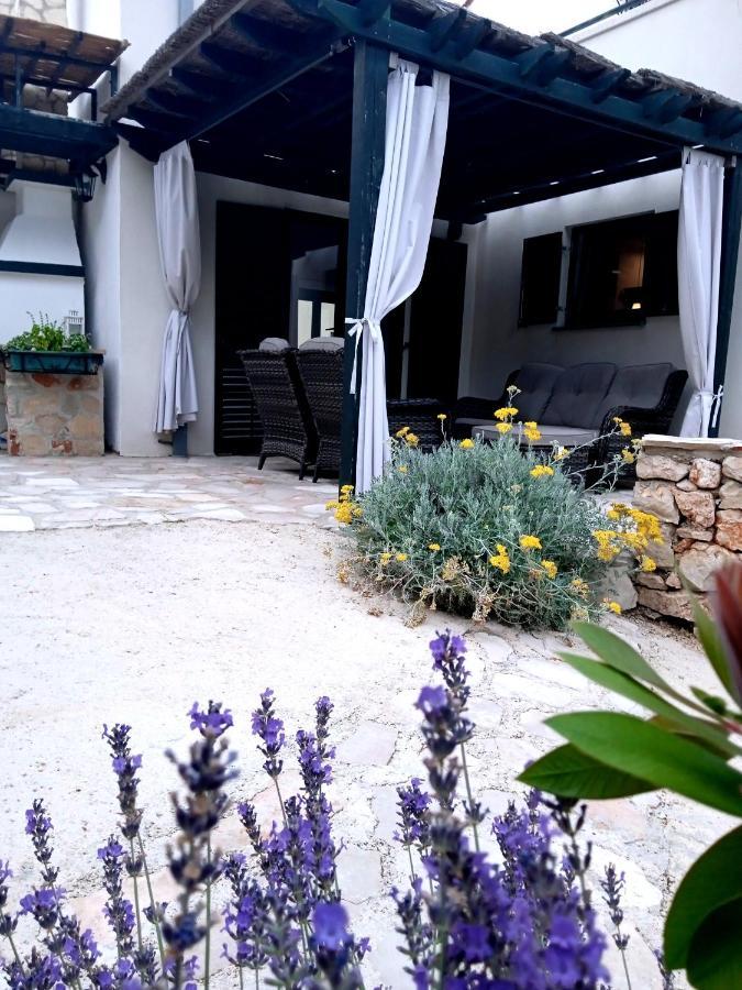 Lavender Hill Hvar - Pool, Jacuzzi,sauna,bbq *